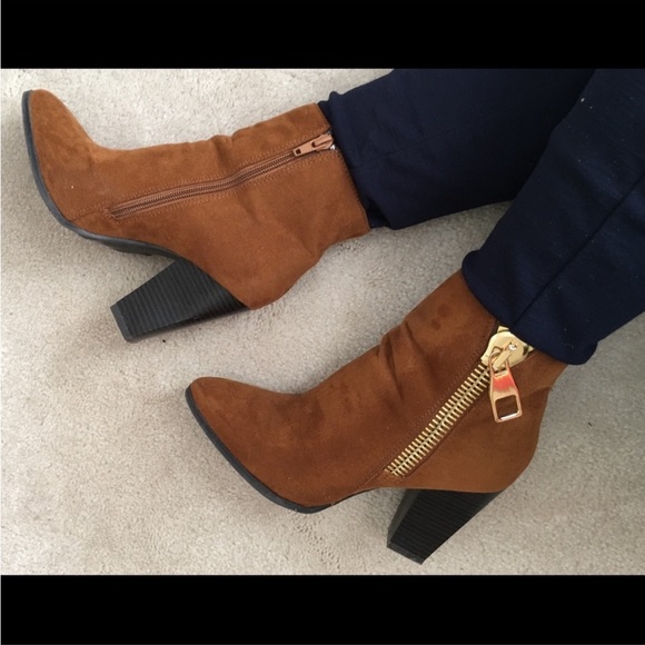 Express Shoes - Express Suede Heel Boots 🚭